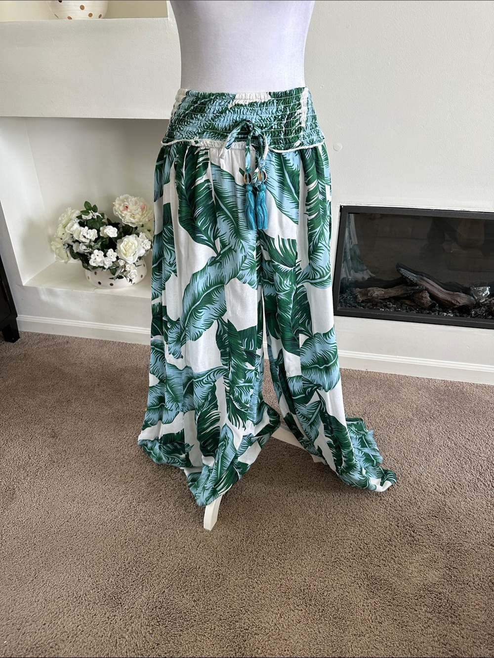 True destinations Women's Tropical Leaf Palazzo Pants - Green White